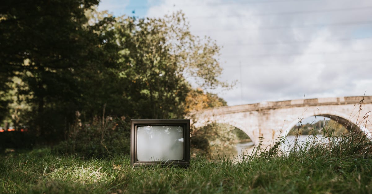 Crime tv series (older than 10 years) with stone circle [closed] - Old TV set on grassy coast