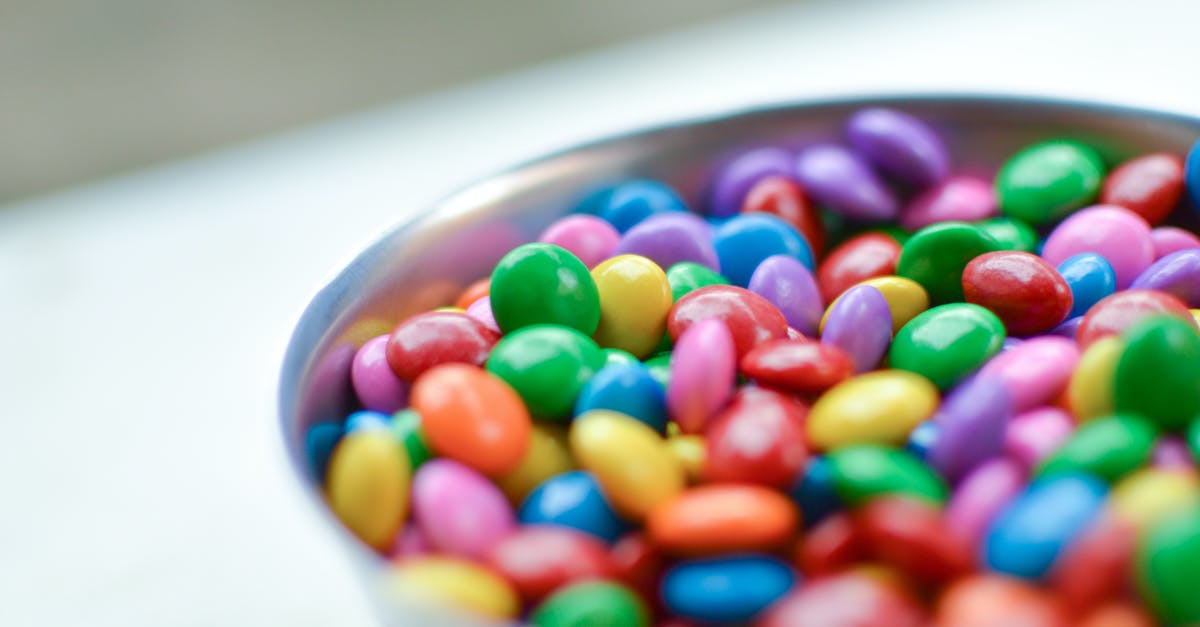 Does Ellen Corby star in Willy Wonka & the Chocolate Factory (1971)? [closed] - M&M's Chocolates in Bowl