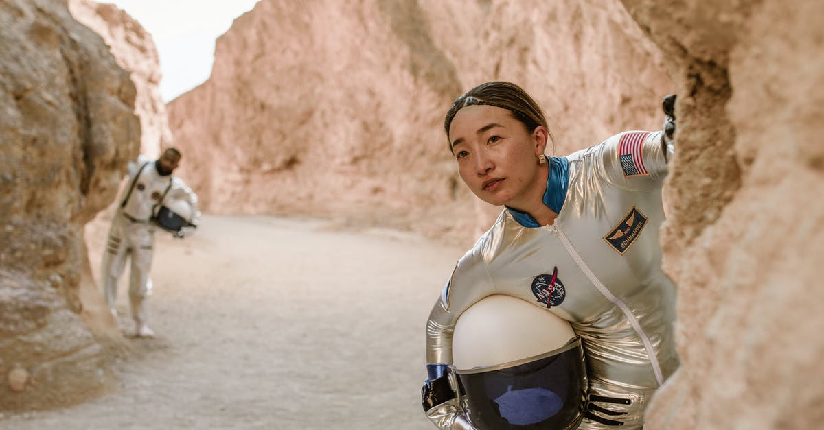 How are the astronauts where they are in the Planet of the Apes? - Male and Female Astronauts in Mars
