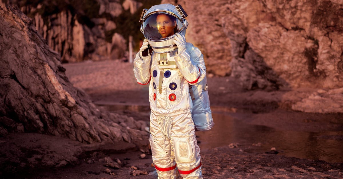 How realistic was Robinson Crusoe on Mars when it came out? - Woman Wearing Space Suit