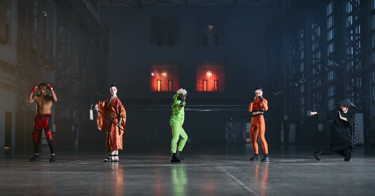 In Mortal Kombat: Annihilation, why did this character get killed so quickly? - Group of People Wearing Green and Orange Costume