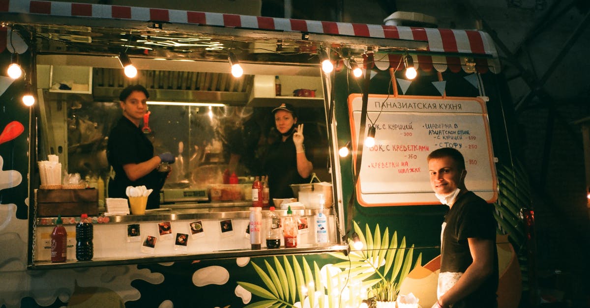 What was going on in the town after dark in 1917? - People working in street food truck