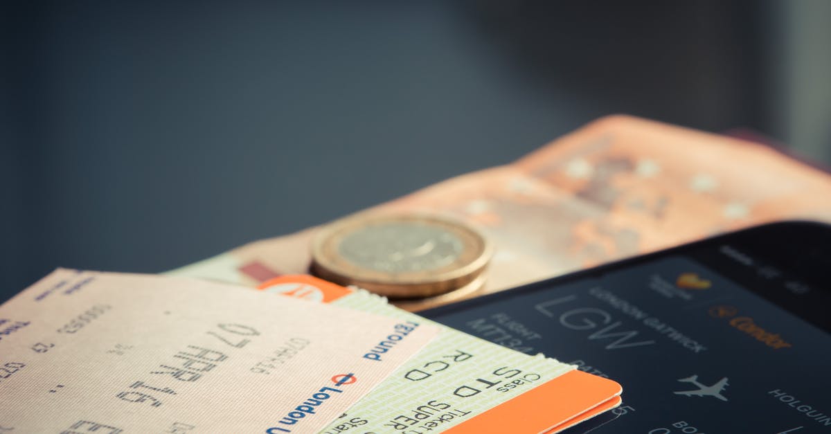Why are they distributing money to the customers at the ticket collecting point? - Orange and Green Label Airplane Ticket