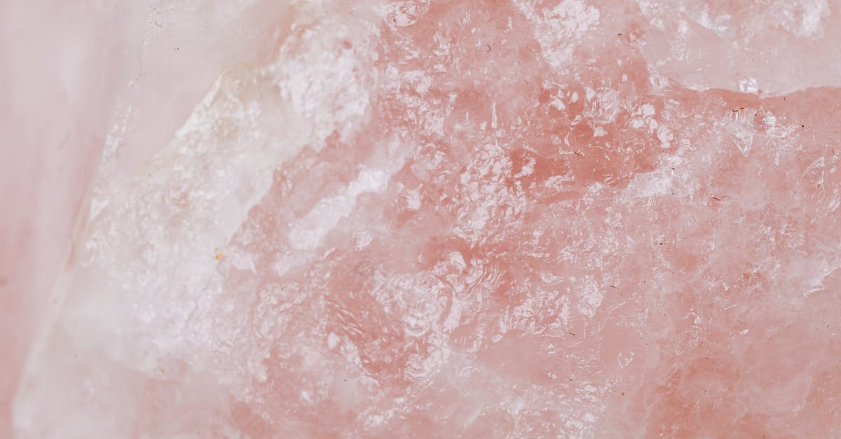 Why didn't Spinel find out about Rose Quartz before the broadcast? - Close-Up Photo Of Rose Quartz