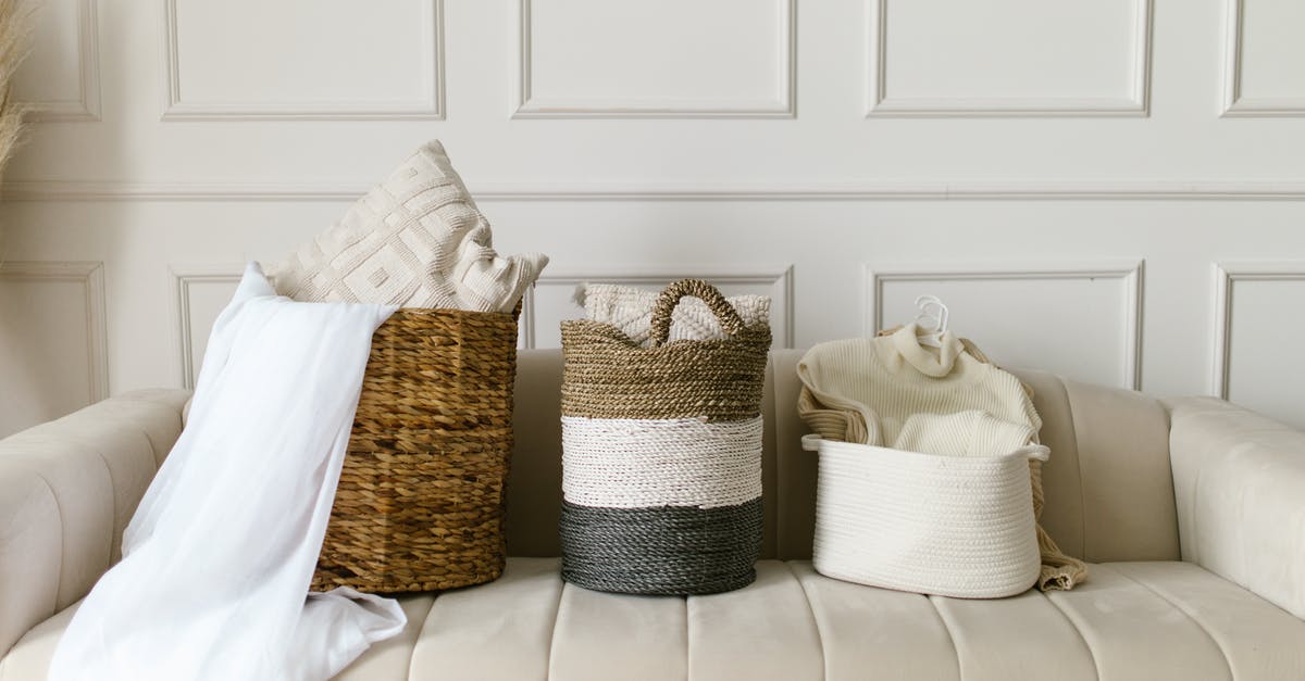 Why do the items stop duplicating? - White and Brown Wicker Baskets on White Couch