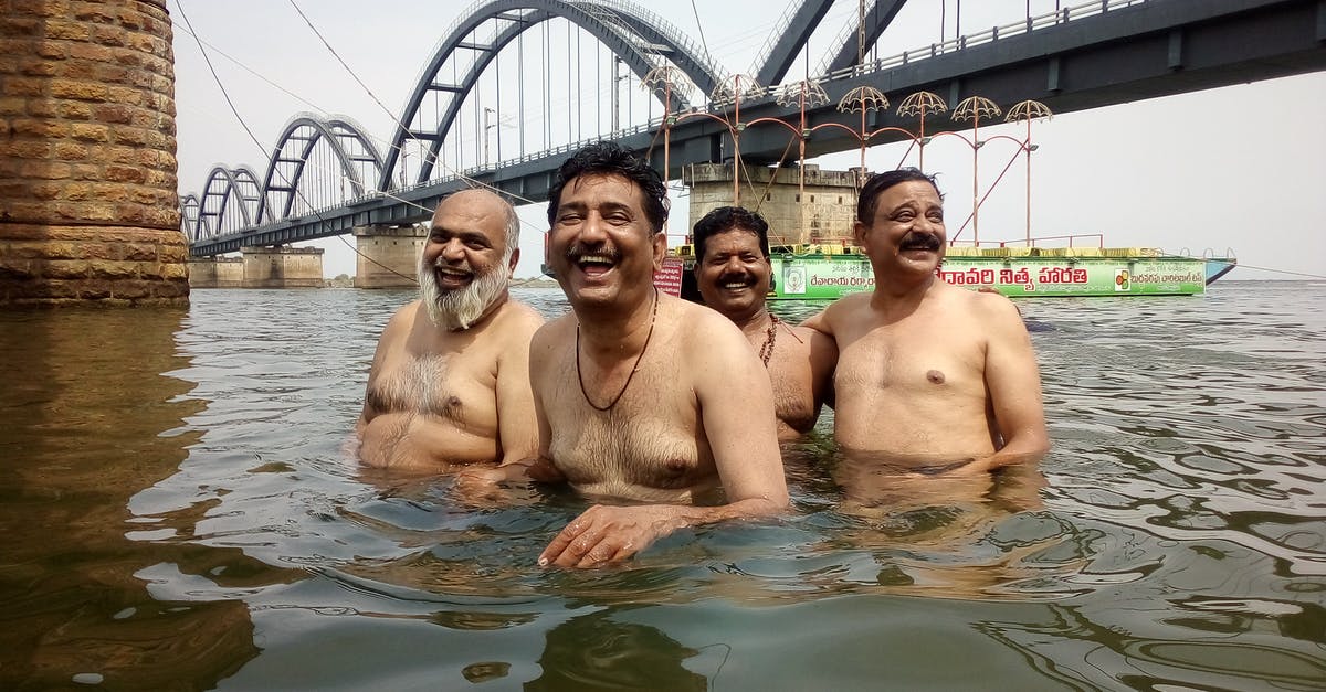 Why does Wade execute his own gang? - Smiling Men Wading in River